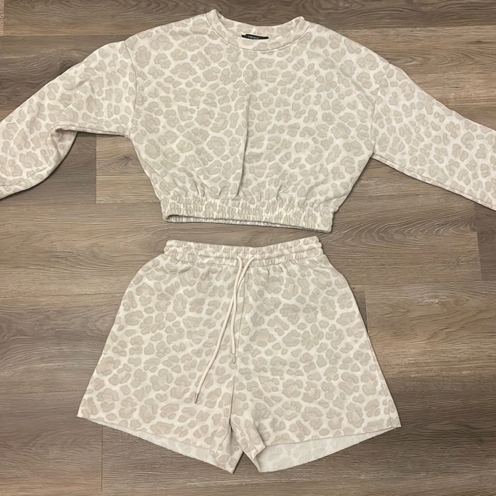 Cheetah Lounge Set